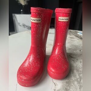 Kids Hunter rain boots. Pink sparkle finish